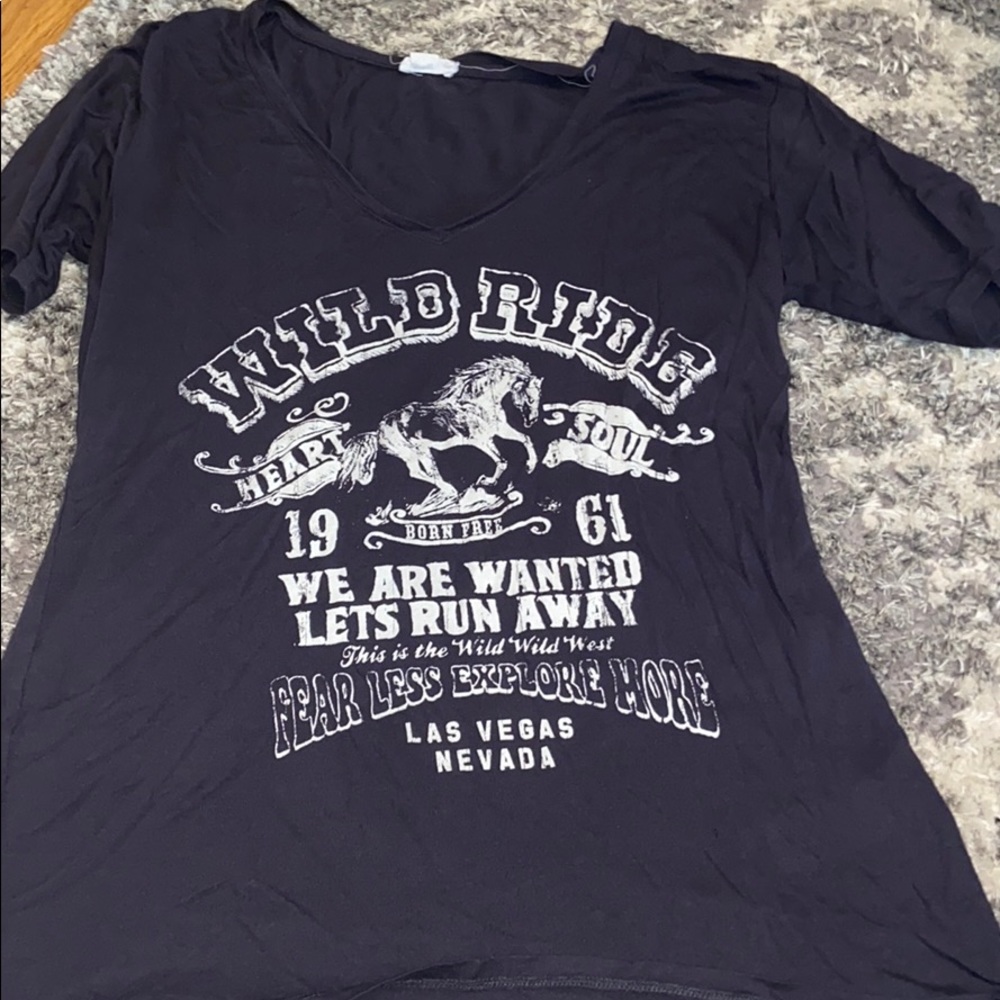 graphic tee